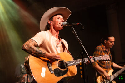 Sam Bettens - Coming Home @ De Casino, picture 9, photographed by Raf Van Daele - FrontView Magazine