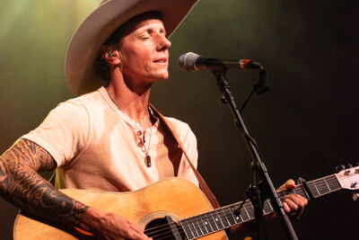 Sam Bettens - Coming Home @ De Casino, picture 11, photographed by Raf Van Daele - FrontView Magazine