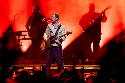 Mumford & Sons @ AFAS Dome, picture 5, photographed by Anoek Houben - FrontView Magazine