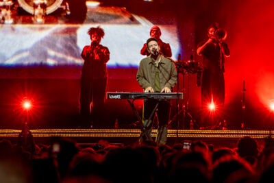Mumford & Sons @ AFAS Dome, picture 8, photographed by Anoek Houben - FrontView Magazine