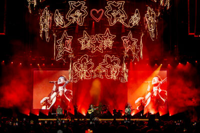 Mumford & Sons @ AFAS Dome, picture 11, photographed by Anoek Houben - FrontView Magazine