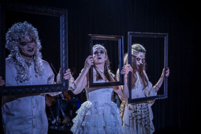 Musical The Addams Family @ CC Vredeberg, picture 5, photographed by Alex Wyckmans - FrontView Magazine