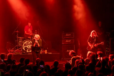 Magnapop @ De Casino, picture 12, photographed by Bart Janssens - FrontView Magazine
