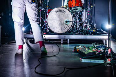 Equal Idiots @ de Bilding, foto 2, foto's door Anoek Houben - FrontView Magazine