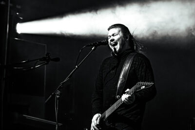 Royal Sorrow @ Trix, picture 3, photographed by Anoek Houben - FrontView Magazine