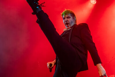 The Funeral Portrait @ Trix, picture 4, photographed by Bart Janssens - FrontView Magazine
