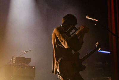 Black Rebel Motorcycle Club @ De Roma, picture 2, photographed by Jürgen Bruynooghe - FrontView Magazine