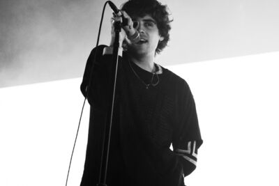 Royel Otis @ Vorst Nationaal, picture 6, photographed by Claudia Guldentops - FrontView Magazine
