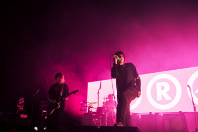 Royel Otis @ Vorst Nationaal, picture 12, photographed by Claudia Guldentops - FrontView Magazine