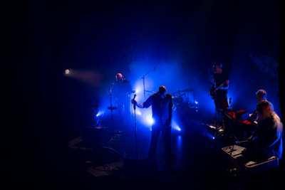 Isbells @ Arenbergschouwburg, foto 7, foto's door Tine Van Daele - FrontView Magazine