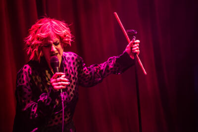 Noemie Wolfs - voorprogramma Warhaus @ De Roma, foto 6, foto's door Raf Van Daele - FrontView Magazine