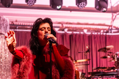 Sylvie Kreusch @ De Casino, picture 1, photographed by Bart Janssens - FrontView Magazine