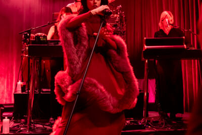 Sylvie Kreusch @ De Casino, picture 5, photographed by Bart Janssens - FrontView Magazine