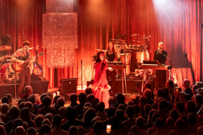 Sylvie Kreusch @ De Casino, picture 16, photographed by Bart Janssens - FrontView Magazine