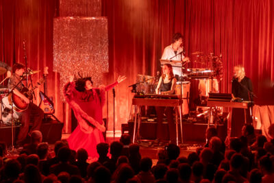 Sylvie Kreusch @ De Casino, picture 17, photographed by Bart Janssens - FrontView Magazine