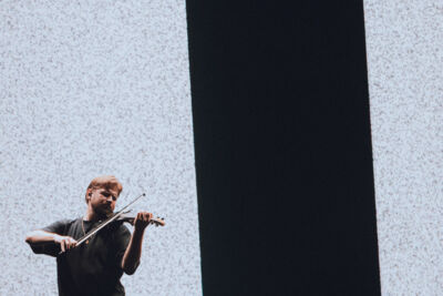 USED:LIVE @ Lotto Arena, picture 3, photographed by Simon Coppens - FrontView Magazine