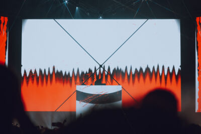 USED:LIVE @ Lotto Arena, picture 16, photographed by Simon Coppens - FrontView Magazine