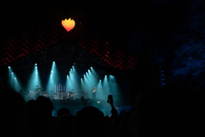 SONS @ De Warmste Week, picture 8, photographed by Anoek Houben - FrontView Magazine