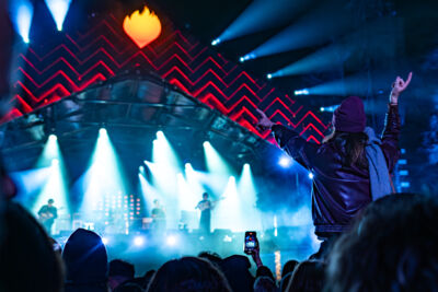 SONS @ De Warmste Week, picture 10, photographed by Anoek Houben - FrontView Magazine