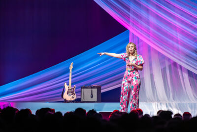 Jade Mintjens @ Lotto Arena, picture 14, photographed by Dorien Goetschalckx - FrontView Magazine