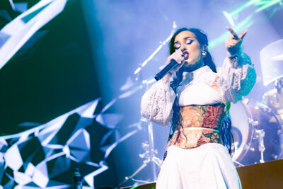 Jinjer @ 013, picture 1, photographed by Dorien Goetschalckx - FrontView Magazine