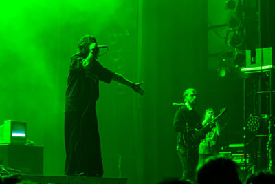 Static dress @ 013 Tilburg, picture 1, photographed by Peter Casie - FrontView Magazine
