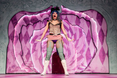 Ashnikko @ 013, picture 2, photographed by Istvan Bruggen - FrontView Magazine