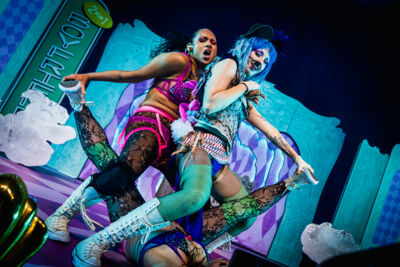 Ashnikko @ 013, picture 7, photographed by Istvan Bruggen - FrontView Magazine