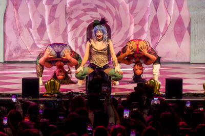 Ashnikko @ 013, picture 19, photographed by Istvan Bruggen - FrontView Magazine