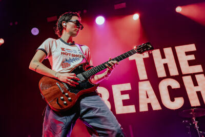 The Beaches @ 013, picture 4, photographed by Anoek Houben - FrontView Magazine