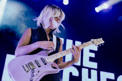 The Beaches @ 013, picture 14, photographed by Anoek Houben - FrontView Magazine