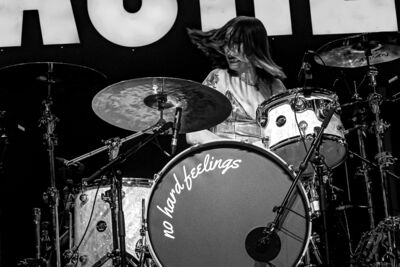 The Beaches @ 013, picture 19, photographed by Anoek Houben - FrontView Magazine