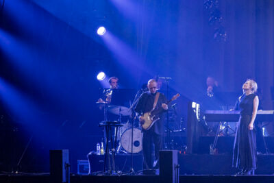Hooverphonic @ Lotto arena, picture 5, photographed by dirk janssens - FrontView Magazine