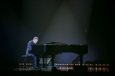 Dany Boon @ Colisée Roubaix, picture 8, photographed by FrontView Magazine