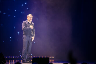 Dany Boon @ Colisée Roubaix, picture 12, photographed by FrontView Magazine