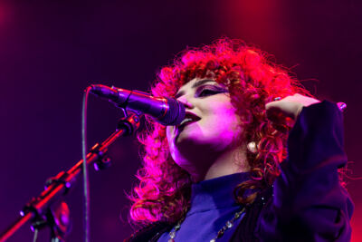 She's In Parties @ 013, foto 7, foto's door Bart Janssens - FrontView Magazine
