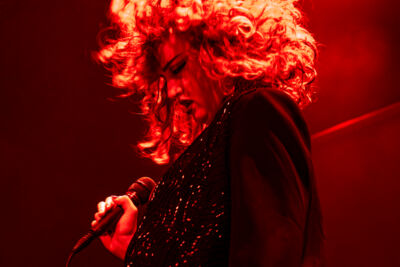 She's In Parties @ 013, foto 9, foto's door Bart Janssens - FrontView Magazine