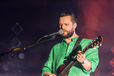 White Lies @ 013, foto 4, foto's door Bart Janssens - FrontView Magazine