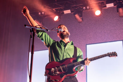 White Lies @ 013, foto 6, foto's door Bart Janssens - FrontView Magazine