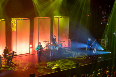 White Lies @ 013, foto 17, foto's door Bart Janssens - FrontView Magazine