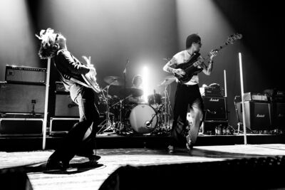 SONS @ Muziekgieterij, picture 2, photographed by Anoek Houben - FrontView Magazine