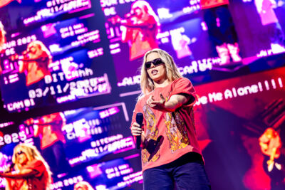 Renée Rapp @ Lotto Arena, picture 7, photographed by Dorien Goetschalckx - FrontView Magazine
