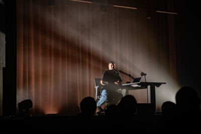 Birhang @ Arenbergschouwburg, foto 2, foto's door Tine Van Daele - FrontView Magazine