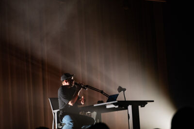 Birhang @ Arenbergschouwburg, foto 3, foto's door Tine Van Daele - FrontView Magazine