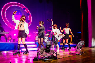 CMAT In concert @ De Roma, picture 18, photographed by Paul Jongeneelen - FrontView Magazine