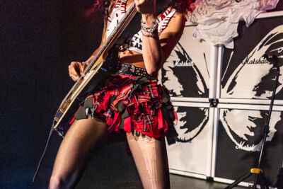 Nova Twins @ Trix, picture 5, photographed by Marc Verdonck - FrontView Magazine