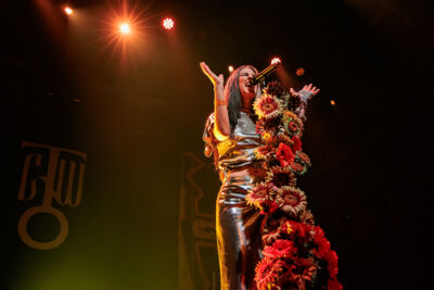 Charlotte Wessels @ Paaspop 2026, foto 2, foto's door Peter Smet - FrontView Magazine