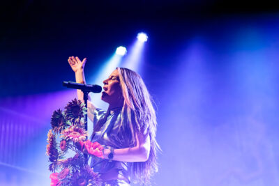 Charlotte Wessels @ Paaspop 2026, foto 18, foto's door Peter Smet - FrontView Magazine