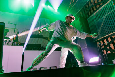 The Butcher Sisters @ Paaspop 2026, picture 2, photographed by Peter Smet - FrontView Magazine