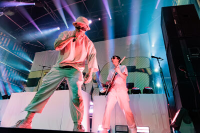 The Butcher Sisters @ Paaspop 2026, picture 13, photographed by Peter Smet - FrontView Magazine